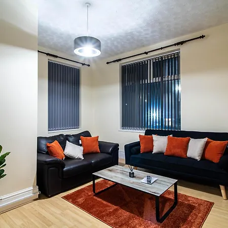 2-Bed Home Near Leeds Headingley Free Parking شقة *