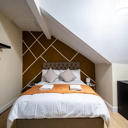 2-Bed Home Near Leeds Headingley Free Parking شقة