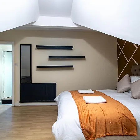 3-bed Near Centre - Headingly Free Parking Daire *