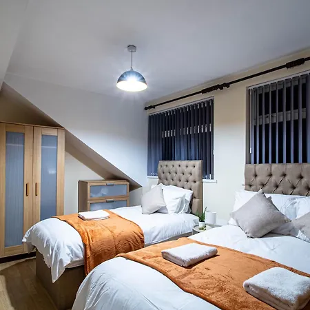 3-bed Near Centre - Headingly Free Parking * 利兹