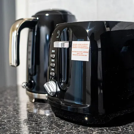 3-bed Near Centre - Headingly Free Parking