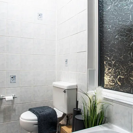 2-Bed Home Near Leeds Headingley Free Parking * ليدز