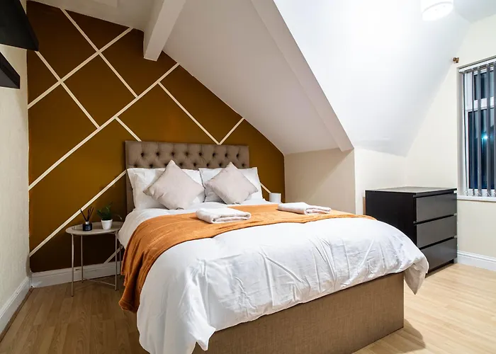 Апартаменти 3-bed Near Centre - Headingly Free Parking Лідс