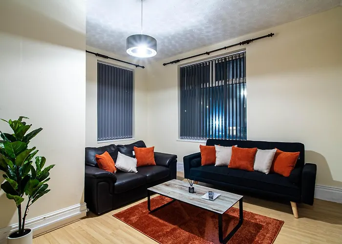 3-bed Near Centre - Headingly Free Parking Апартаменти *