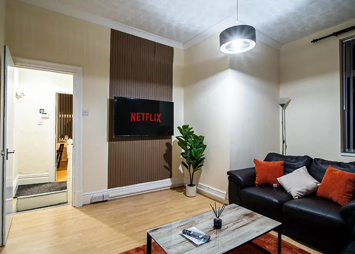 3-bed Near Centre - Headingly Free Parking *