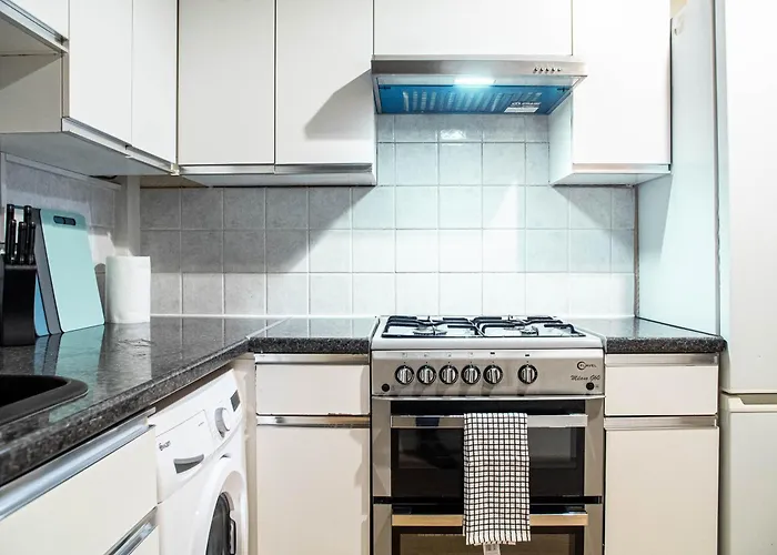 3-bed Near Centre - Headingly Free Parking * Leeds (West Yorkshire)