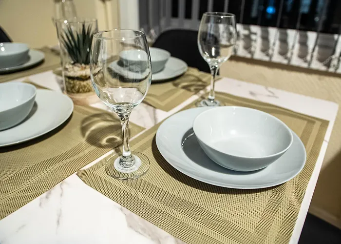 3-bed Near Centre - Headingly Free Parking * Leeds (West Yorkshire)